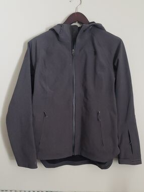 The North Face Women's Hooded Goretex Windbreaker